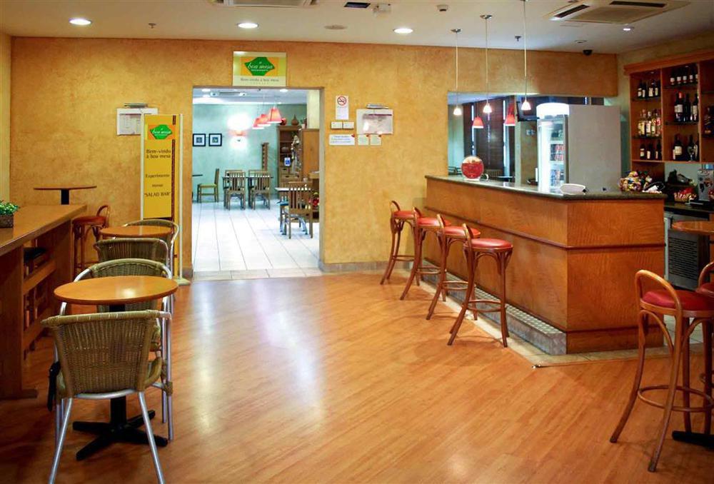 Ibis Macae Hotel Restaurant photo